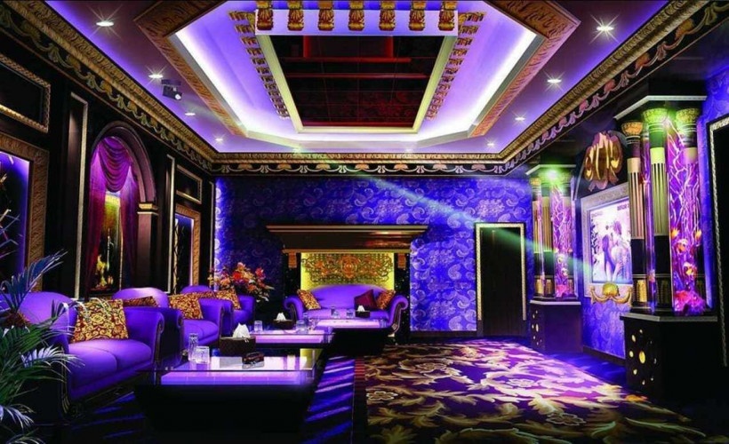 thi công đèn chiếu ánh sáng phòng karaoke